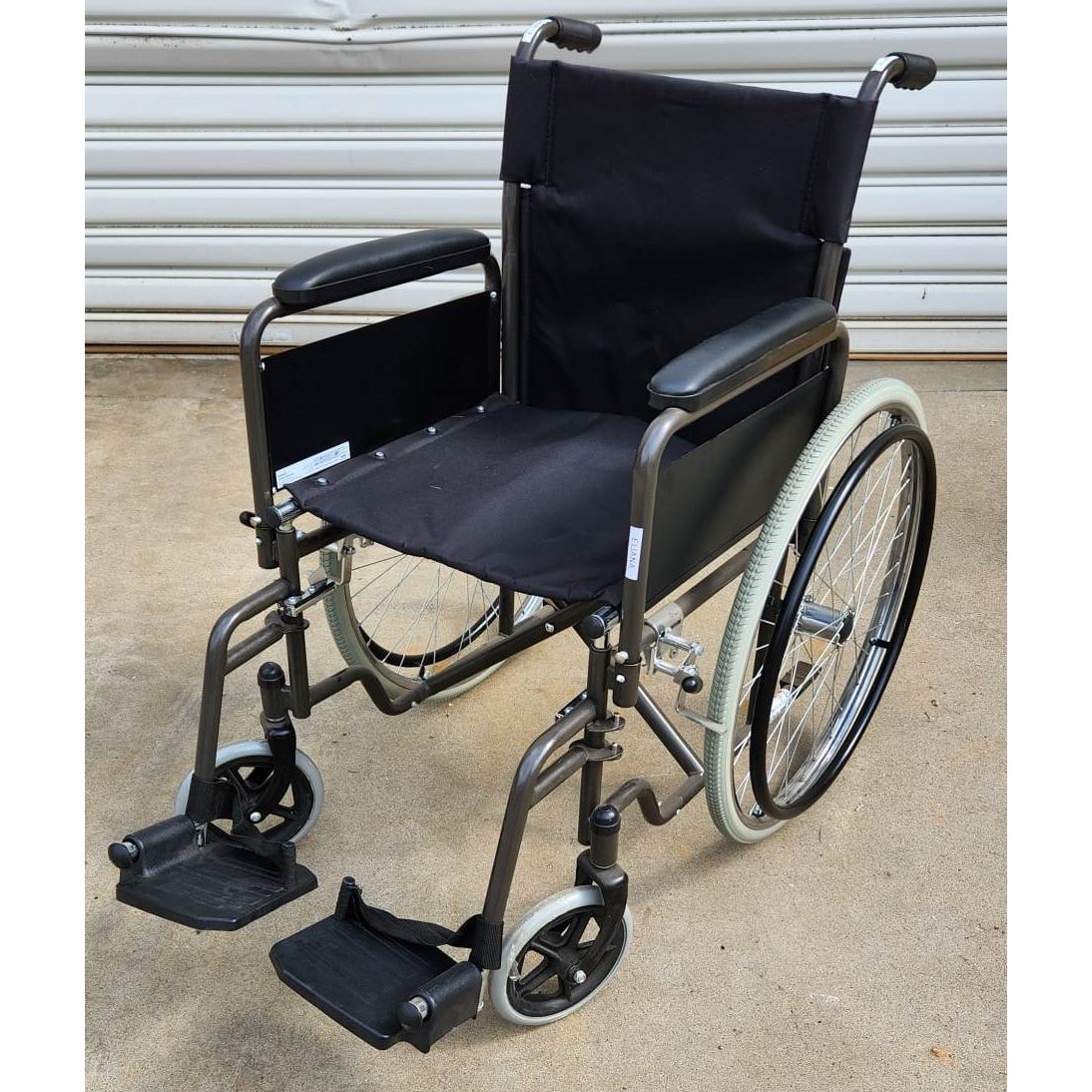Eliana Foldable Manual Wheelchair